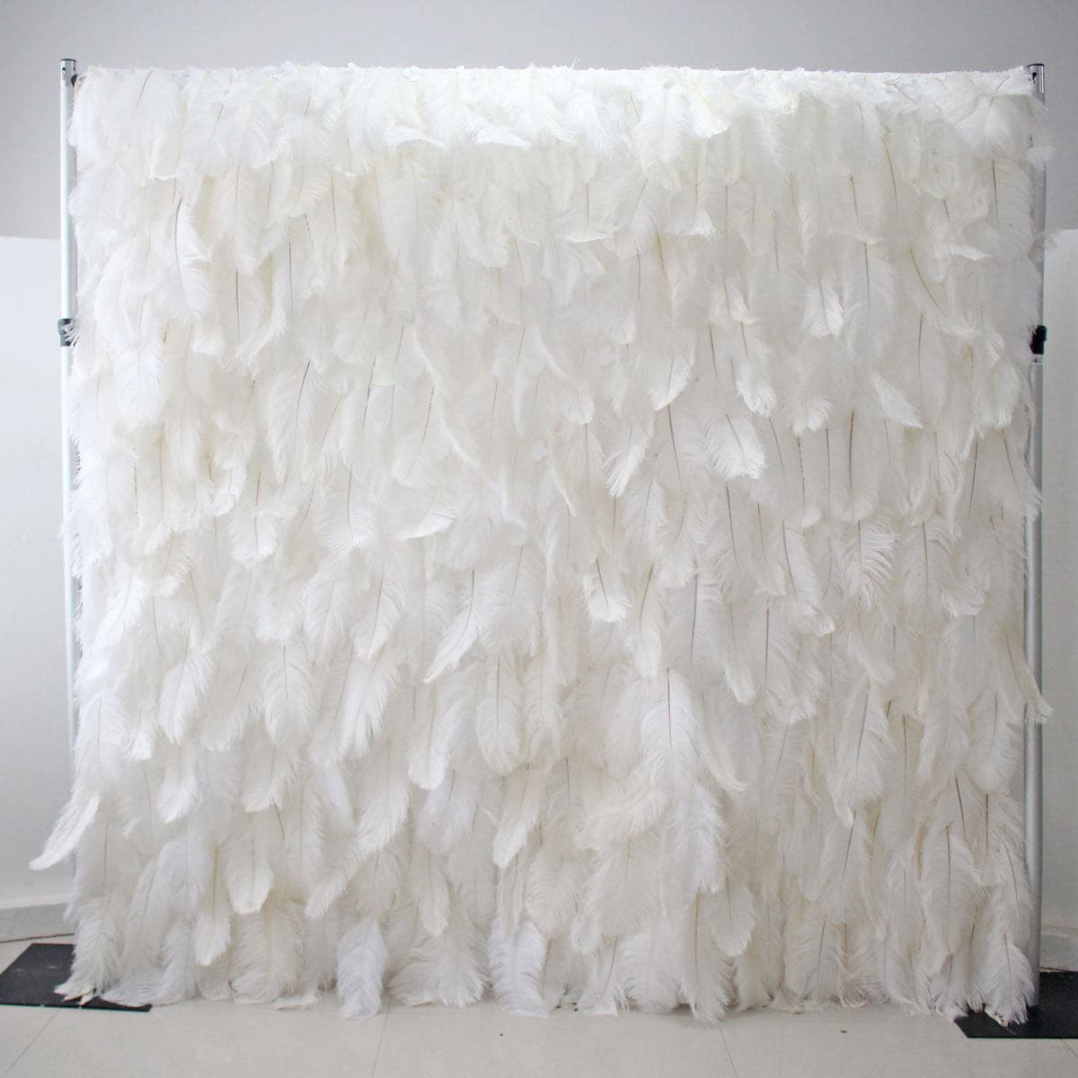 Silk Artificial Decorative White feather Wall White Feather Wall Wedding Decoration Feather Backdrop