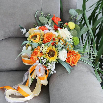 Bride Rose Holding Bouquet Retro Autumn Orange wedding decoration Orange Rustic Toss Bouquet for Wedding