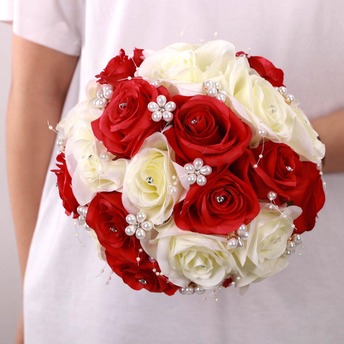 2024 Popular Bridal Bouquet Red and White Rose Flower Bud Bouquet Wedding Accessories