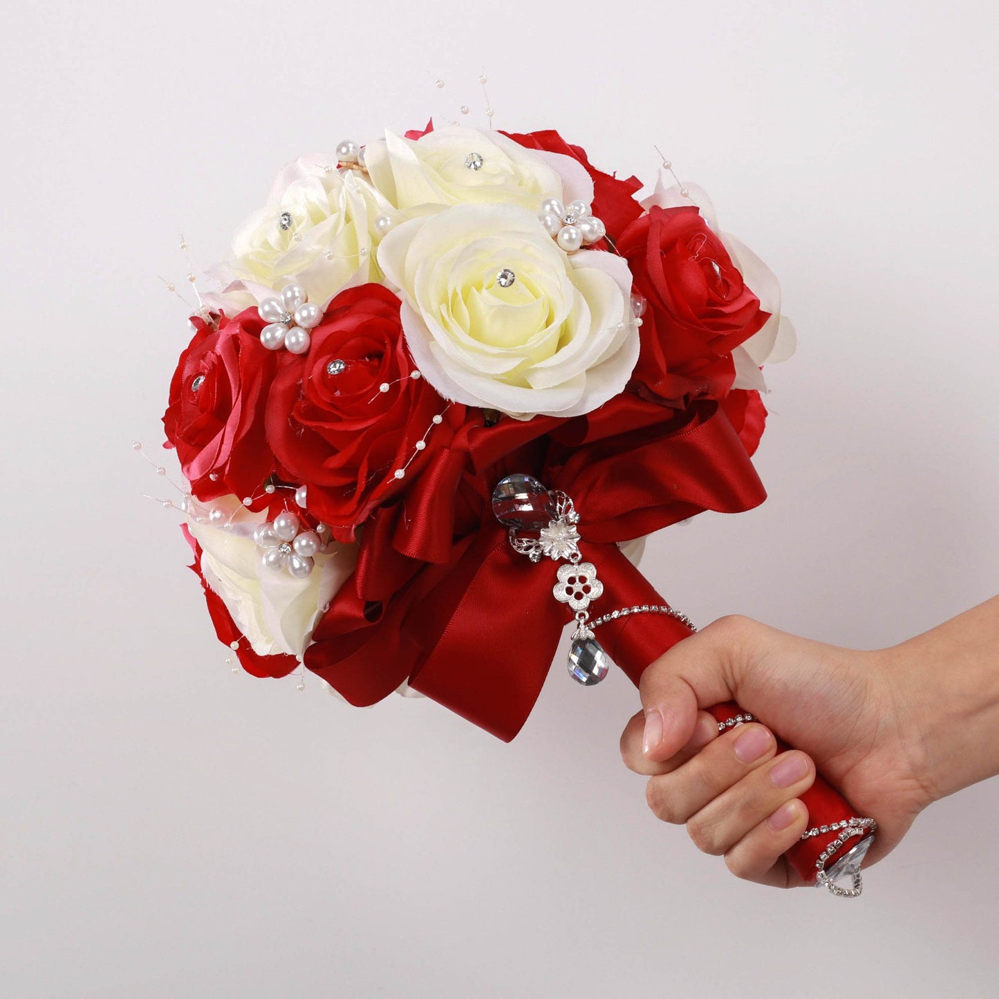 2024 Popular Bridal Bouquet Red and White Rose Flower Bud Bouquet Wedding Accessories